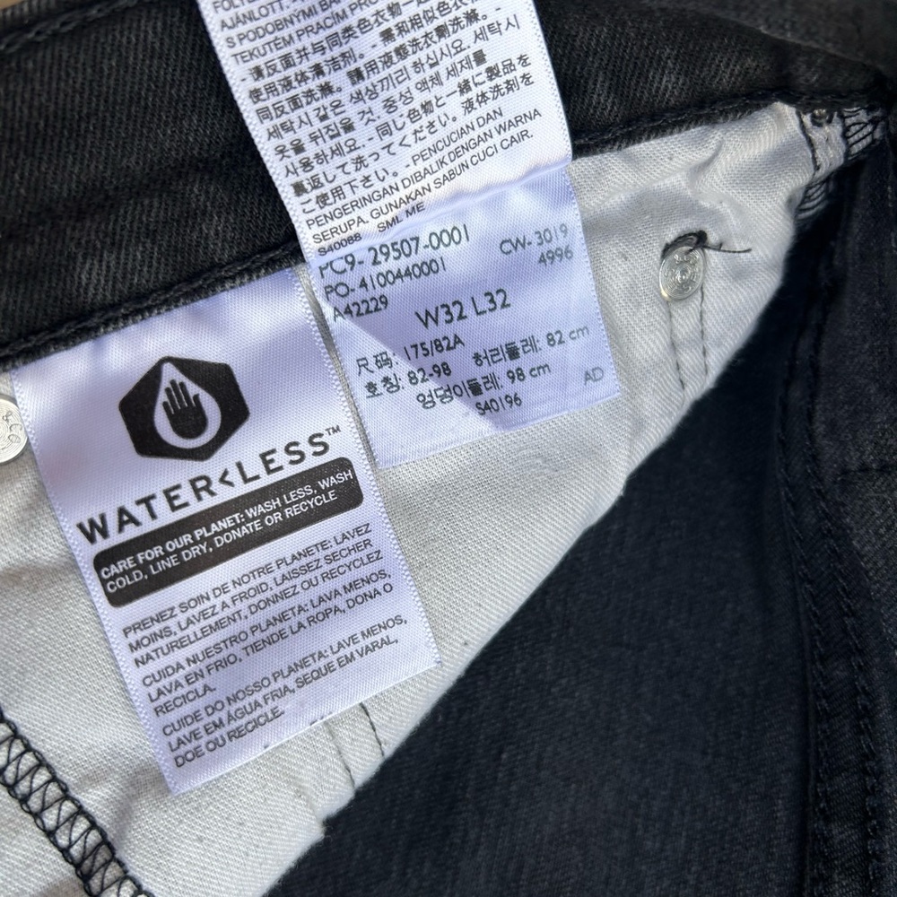 502 Levi jeans - Picture 7 of 9